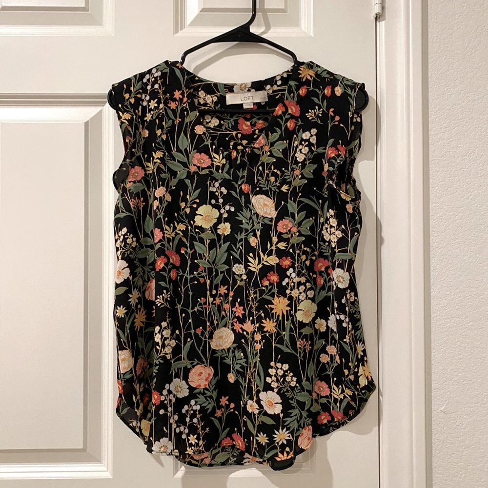 LOFT Ruffle sleeve top
